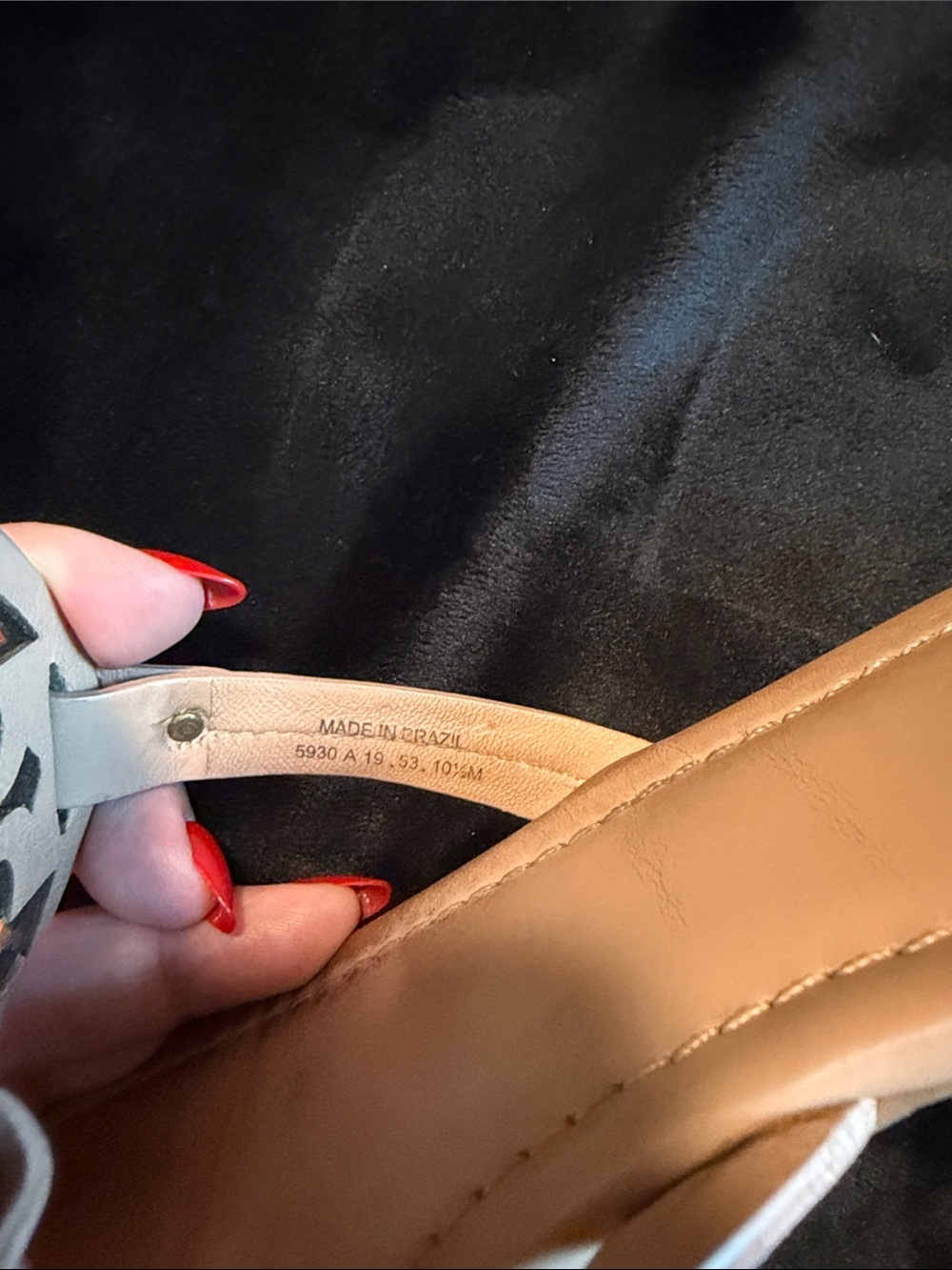 Tory Burch Light Beige Leather Logo Thong Sandals - Picture 4 of 7